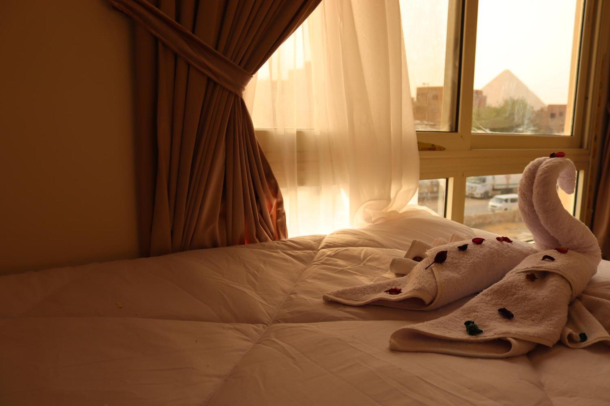 Energy Pyramids View Hostel Kafret el-Gabal Exterior photo